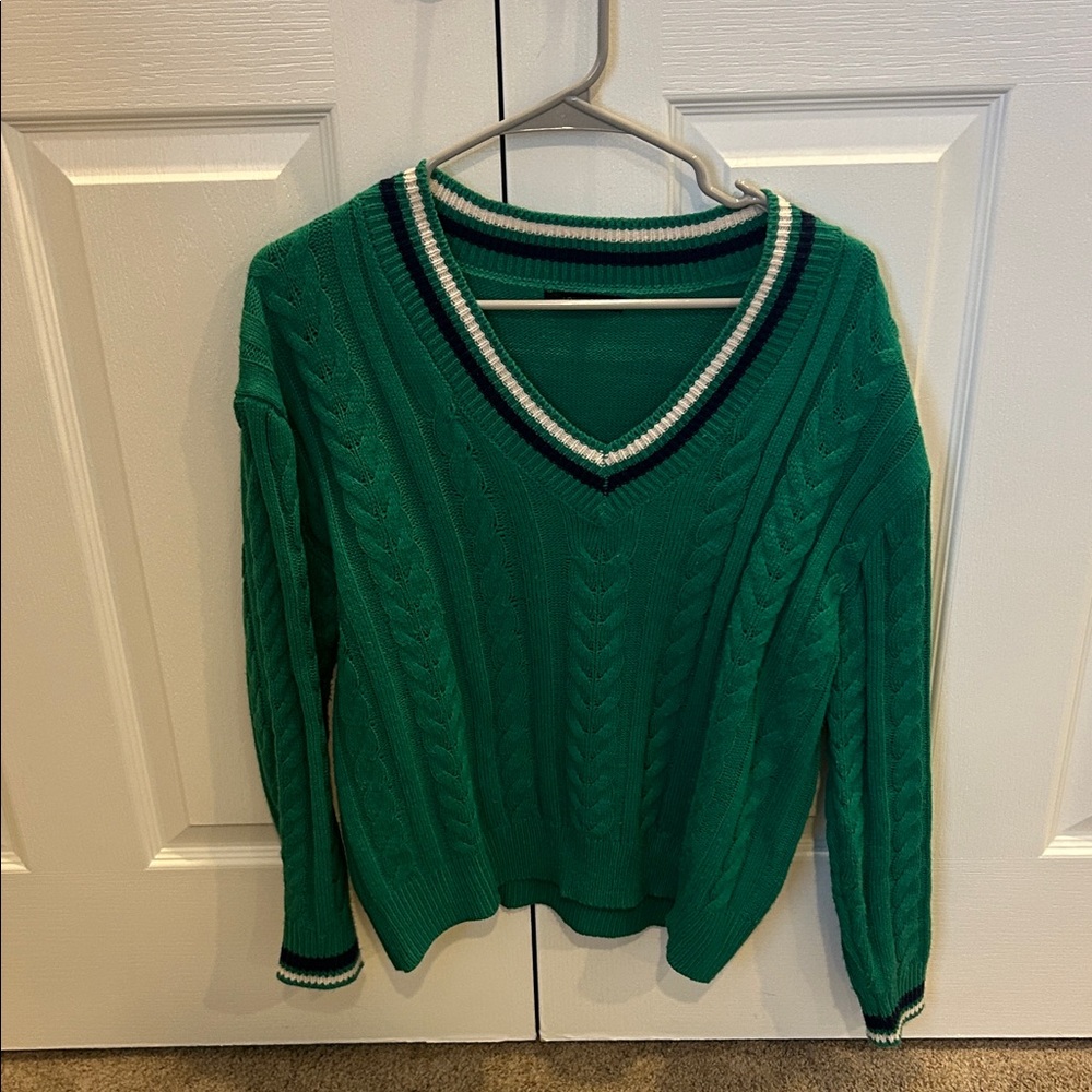 Love Tree Emerald V-Neck Cable Sweater